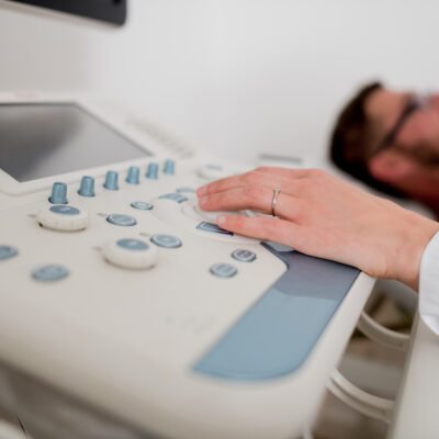 Nahaufnahme Steuertableau Sonographie